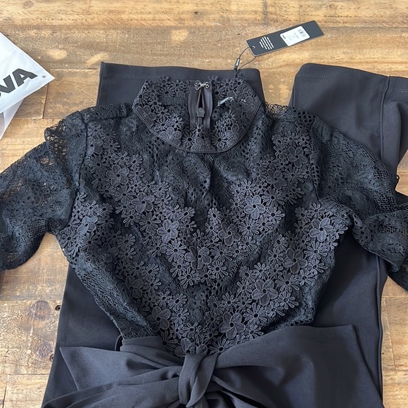 Lillian Lace Jumpsuit - Picture 5 of 10